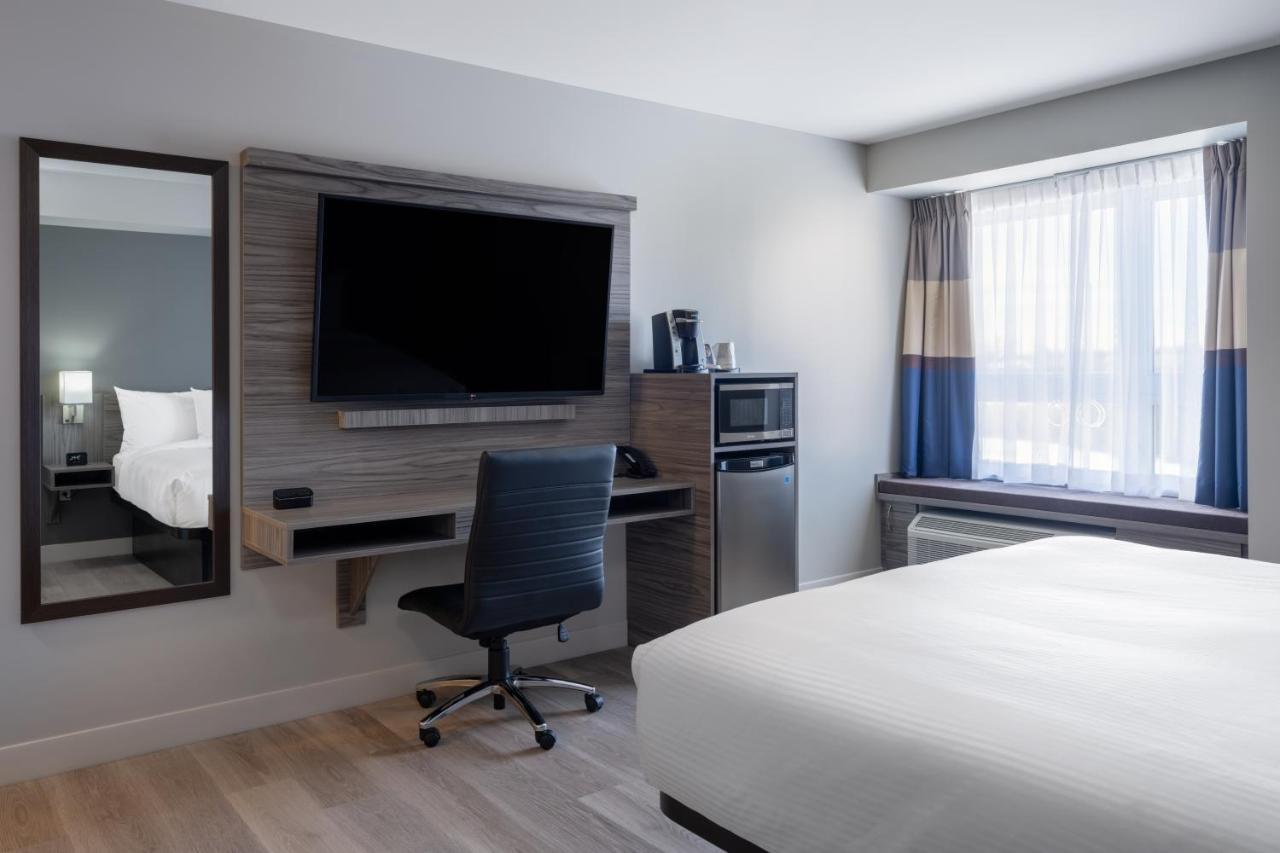 Microtel Inn & Suites By Wyndham Kanata Ottawa West Exterior photo
