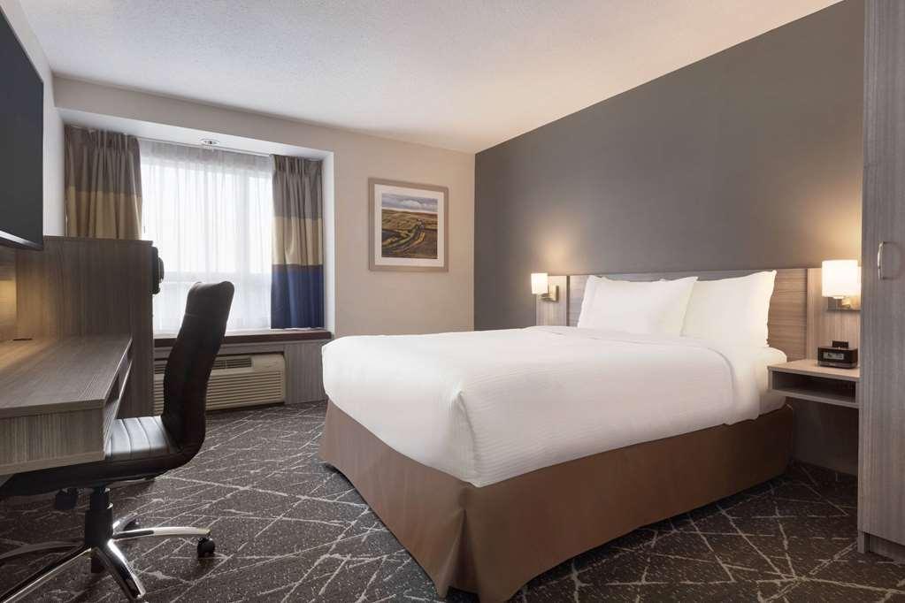 Microtel Inn & Suites By Wyndham Kanata Ottawa West Room photo